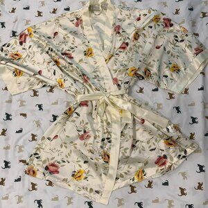 Vintgage 90's satiny floral kimono robe